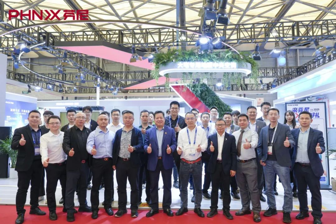 從 “中國智造” 到 “全球領(lǐng)跑”， 芬尼攜全場景高端熱泵方案閃耀中國制冷展