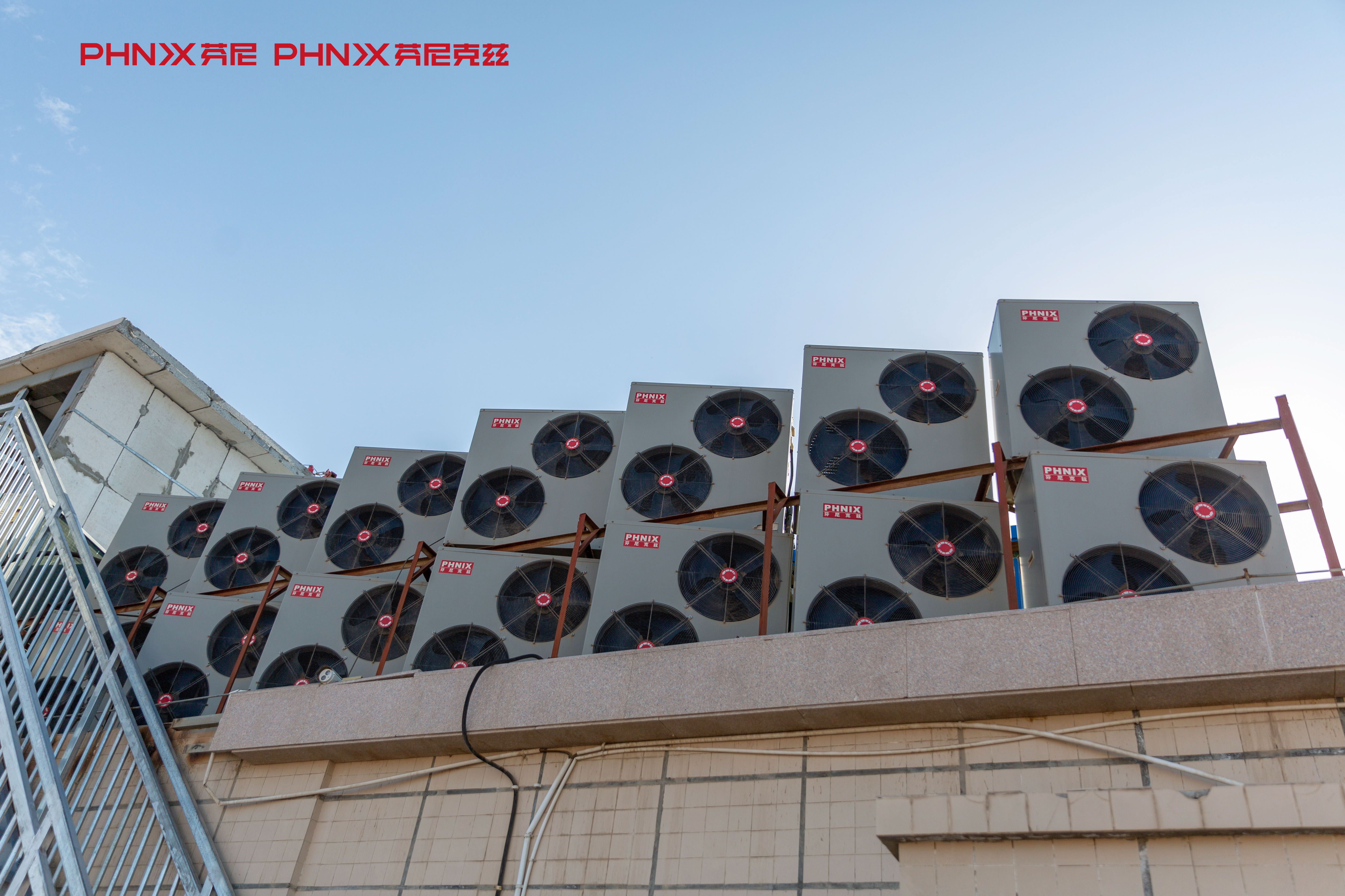 “煤改電”安裝空氣能熱泵，搭配地暖和暖氣片哪個(gè)好？